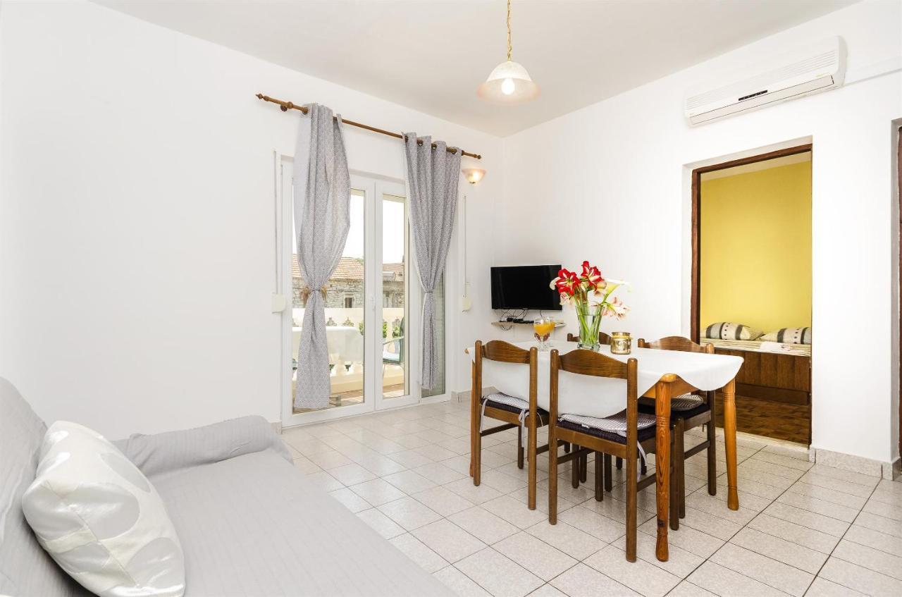 Apartments And Room Lotus Tribunj  Ngoại thất bức ảnh